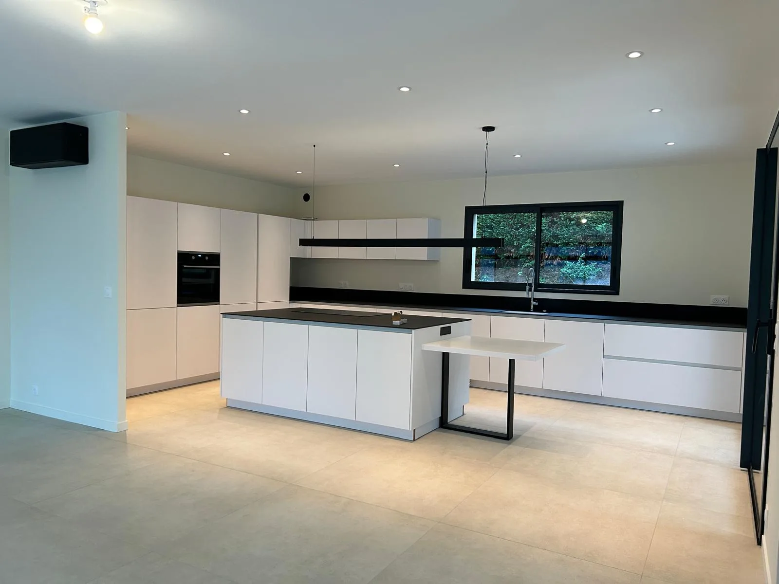 Aménagement intérieur d'une villa neuve