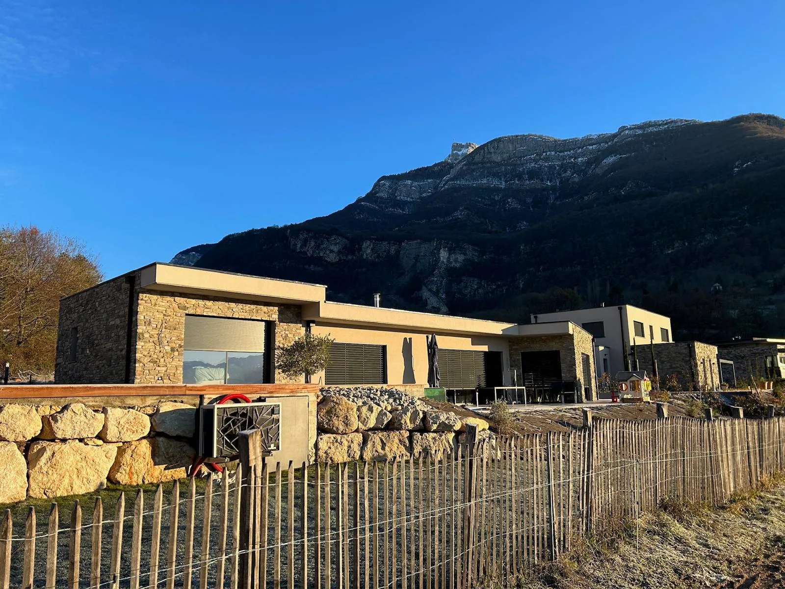 Villa en pierre & pergola bioclimatique