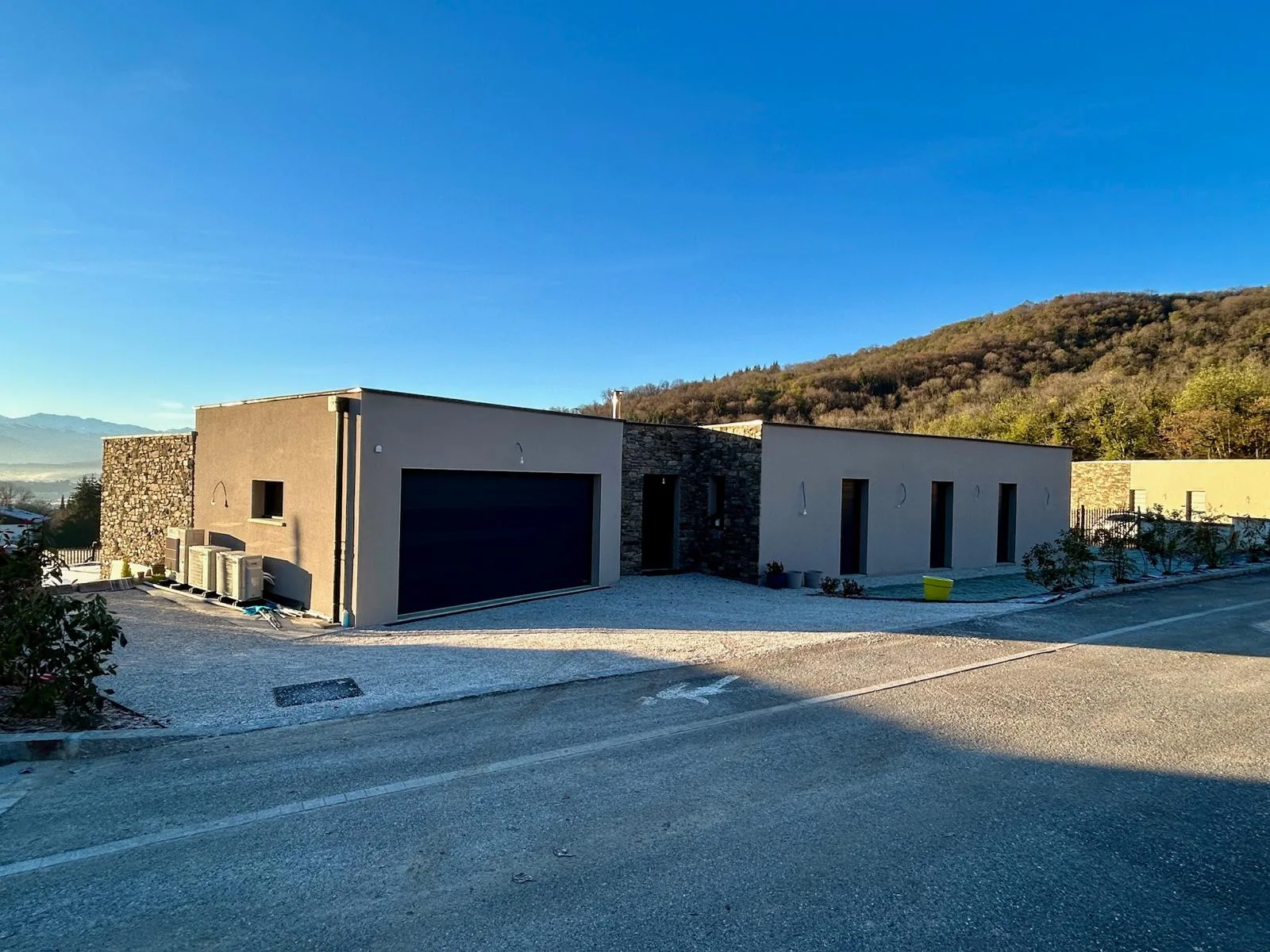 Villa en pierre & pergola bioclimatique